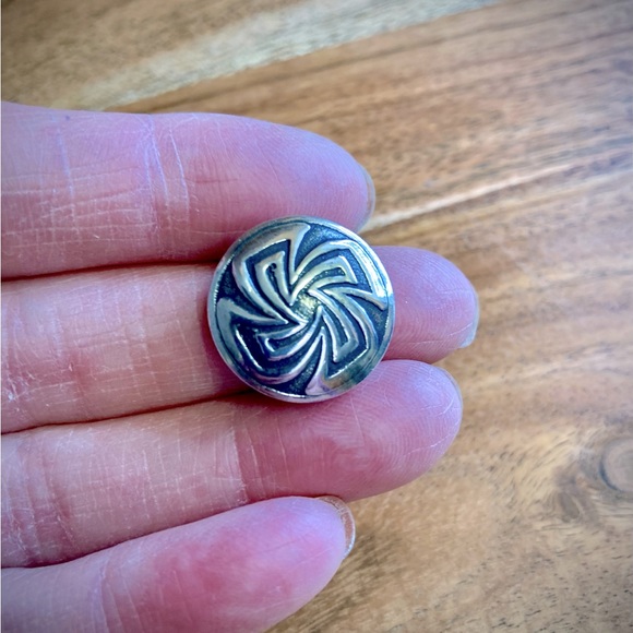 Silver Vintage Spiral Button Cover - Picture 2 of 5